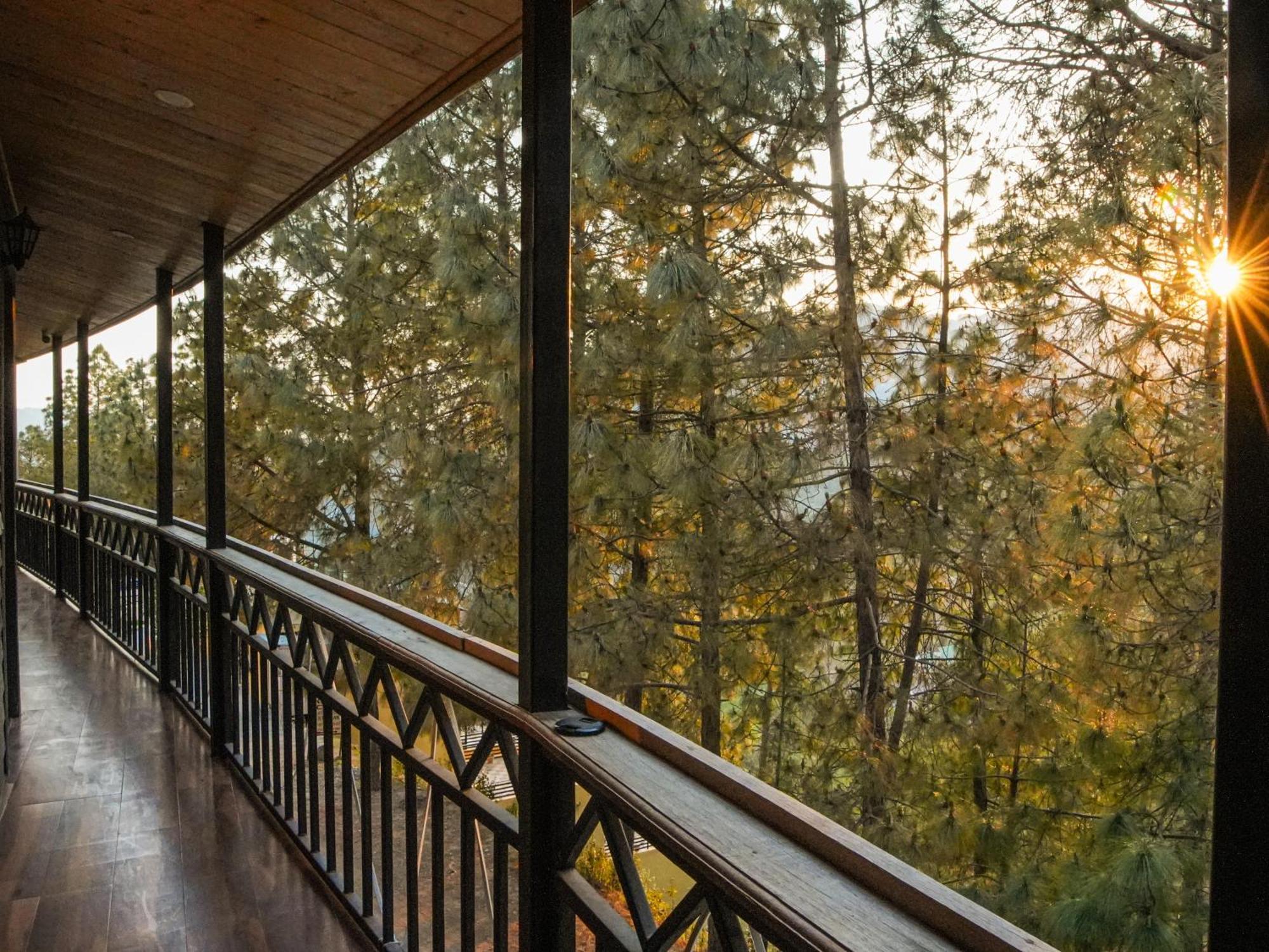Готель Thehimalayanliving Whistling Pines Мукетсвар Екстер'єр фото